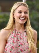 http://img221.imagevenue.com/loc1162/th_483752639_Jennifer_Morrison_appears_on_Extra_at_The_Grove8_122_1162lo.jpg