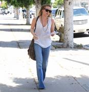 http://img221.imagevenue.com/loc990/th_577129228_Hilary_Duff_out_in_West_Hollywood15_122_990lo.jpg