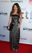 http://img221.imagevenue.com/loc1135/th_50562_Hilary_Duff_at_Global_Action_Awards_Gala15_122_1135lo.jpg