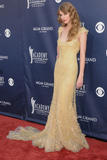 http://img221.imagevenue.com/loc1144/th_58174_TaylorSwift_46thAnnualAcademyOfCountryMusicAwardsApril32011_By_oTTo180_122_1144lo.JPG