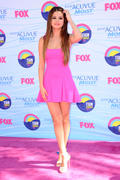 http://img221.imagevenue.com/loc898/th_071318439_Selena_Gomez_2012_Teen_Choice_Awards12_122_898lo.JPG