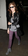 http://img221.imagevenue.com/loc907/th_34516_AnnaKendrickatLAXInternationalAirport2_122_907lo.jpg